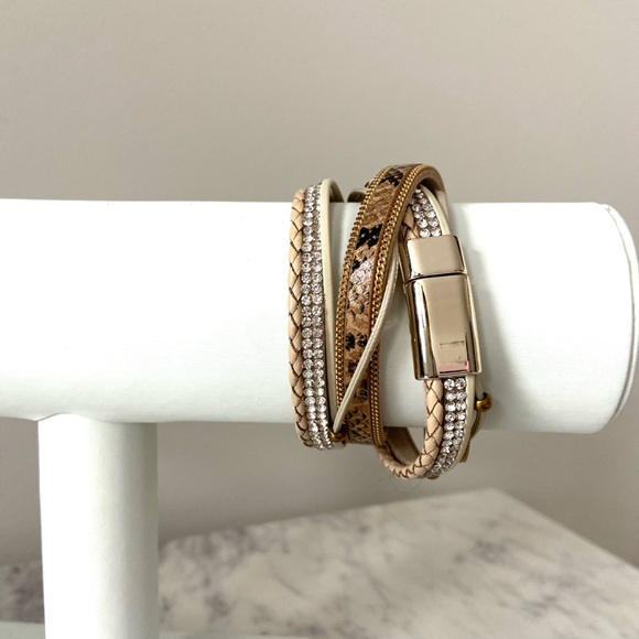 Bracelet- BRAND NEW with tags - Picture 2 of 2